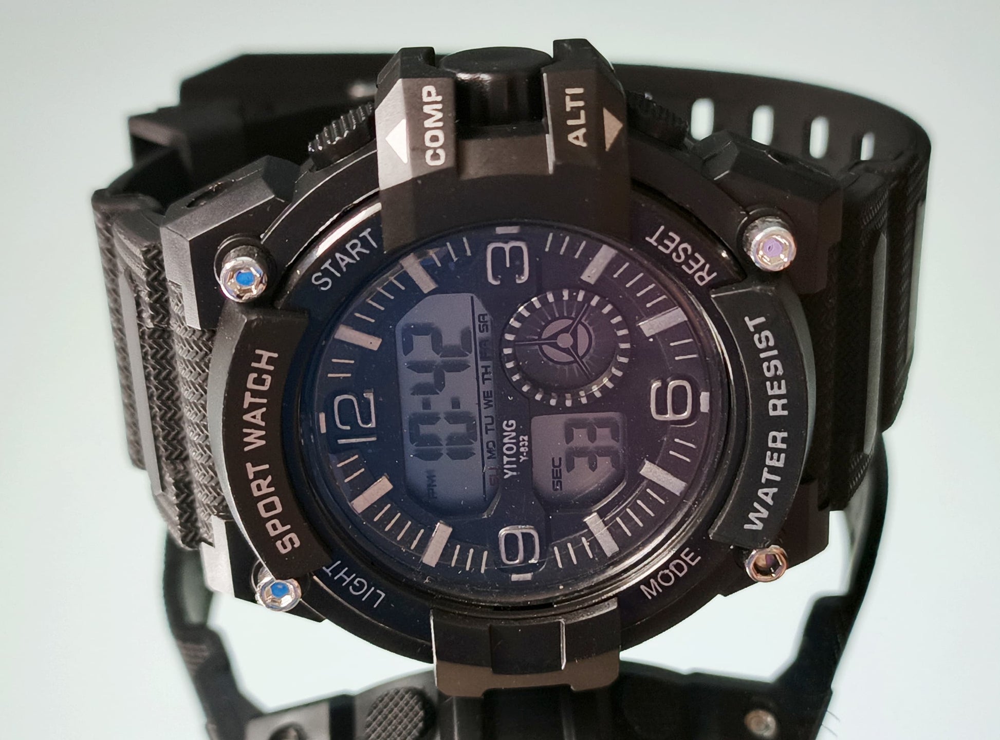 Yitong Multi-Color LED Sports Watch – 6 Light Modes, Date, Day, Alarm & Stopwatch