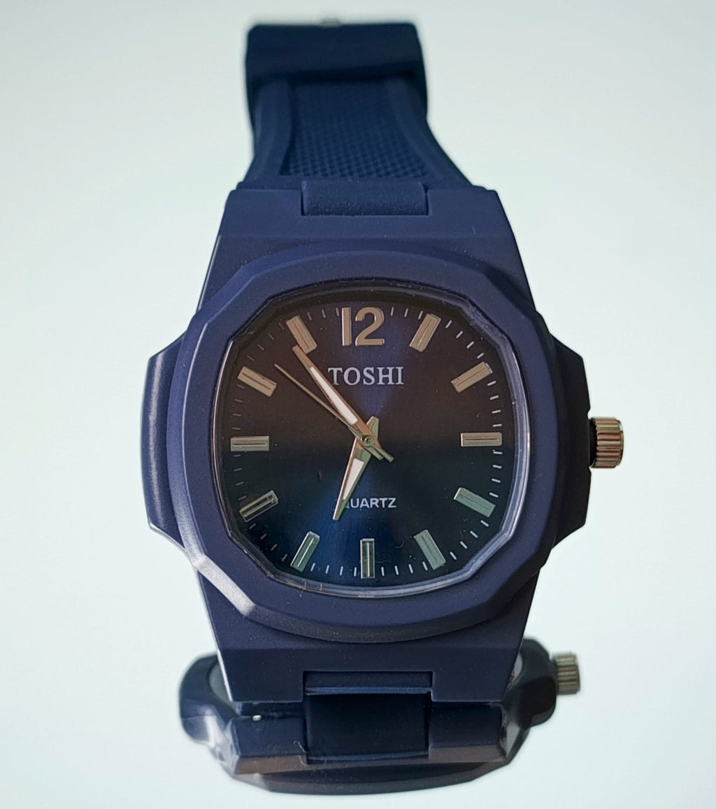Toshi Analog Sports-Style Watch – Classic Dial with Durable Rubber Strap