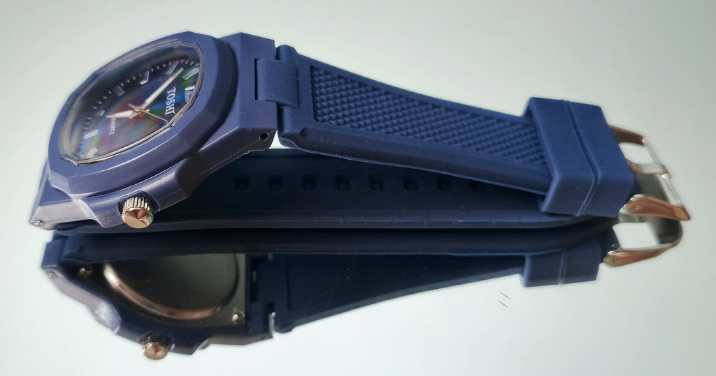 Toshi Analog Sports-Style Watch – Classic Dial with Durable Rubber Strap
