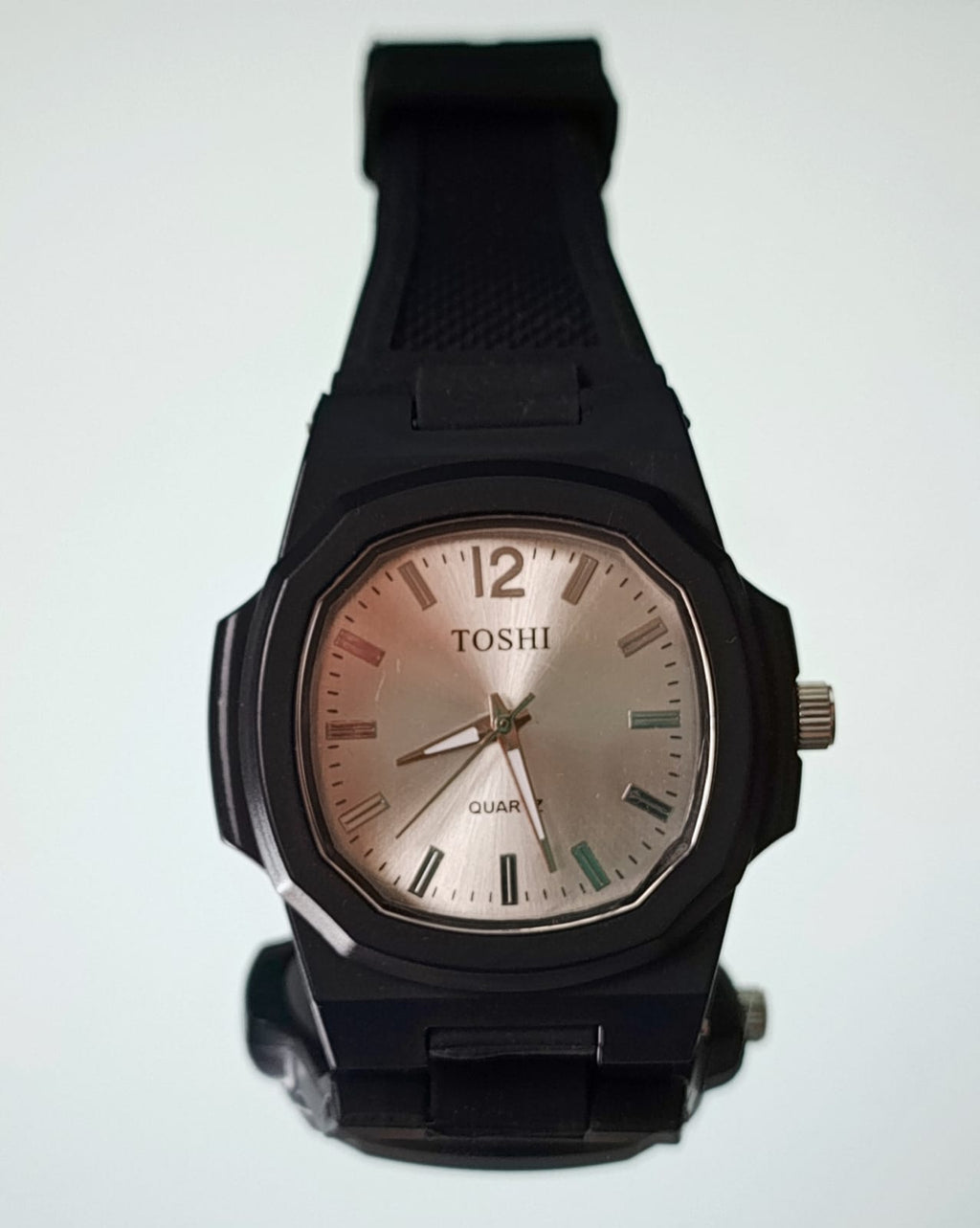 Toshi Analog Sports-Style Watch – Classic Dial with Durable Rubber Strap